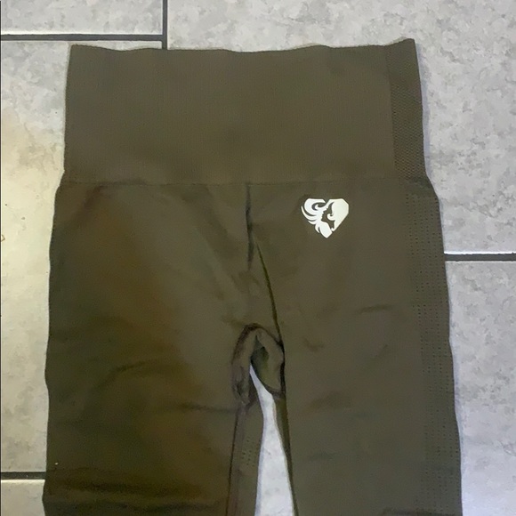 Women’s best leggings - Picture 3 of 5